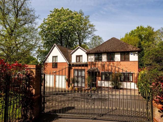 House for sale in Sutton Coldfield, West Midlands