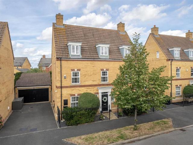 House for sale in Woodlands Park, Bedford