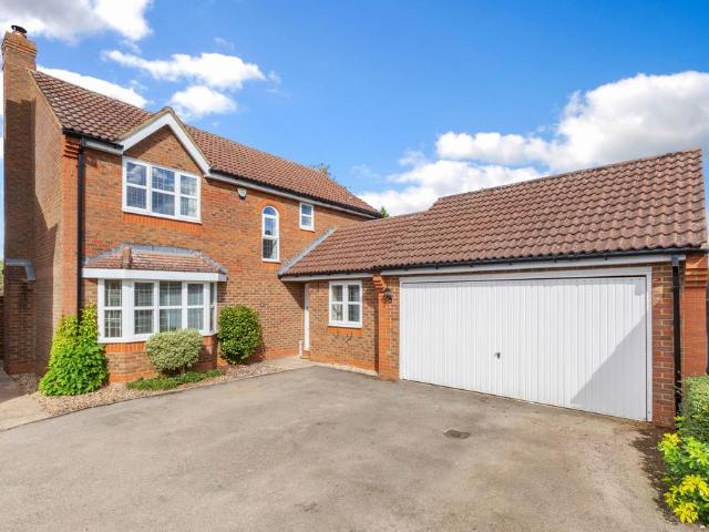 House for sale in Weston Turville, Stoke Mandeville