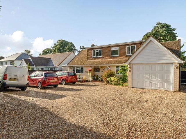 House for sale in Finchampstead