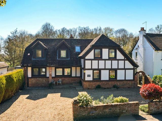 House for sale in Westfield, Woking