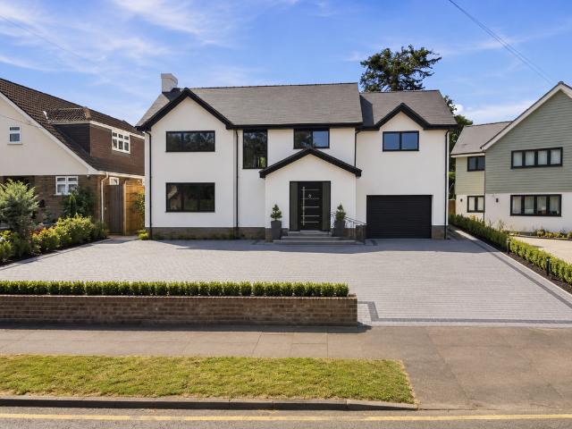 House for sale in Navestock Side, Essex