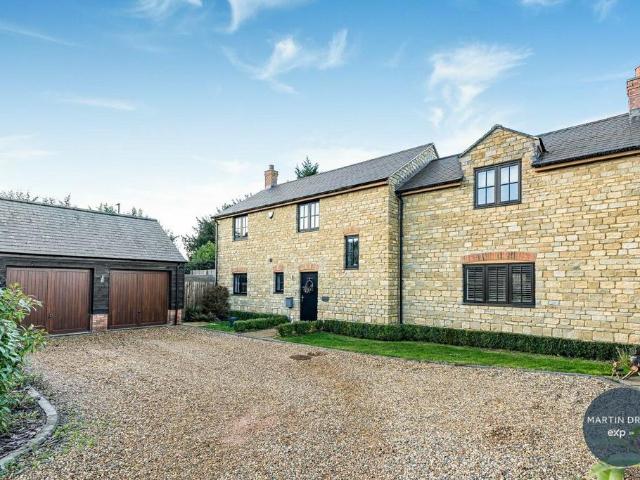 House for sale in Potterspury, Northamptonshire
