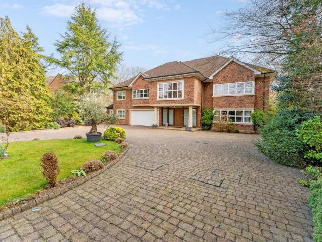 House for sale in Northwood, Greater London