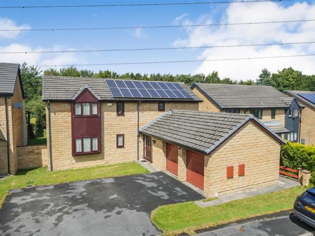House for sale in Bradley, West Yorkshire