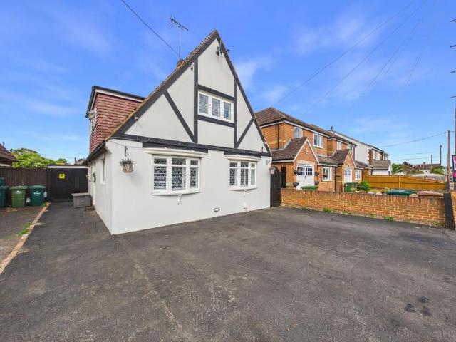 House for sale in Lower Halliford, Surrey