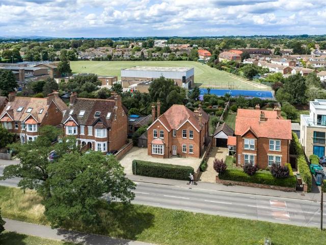 House for sale in Caldecott, Dromore