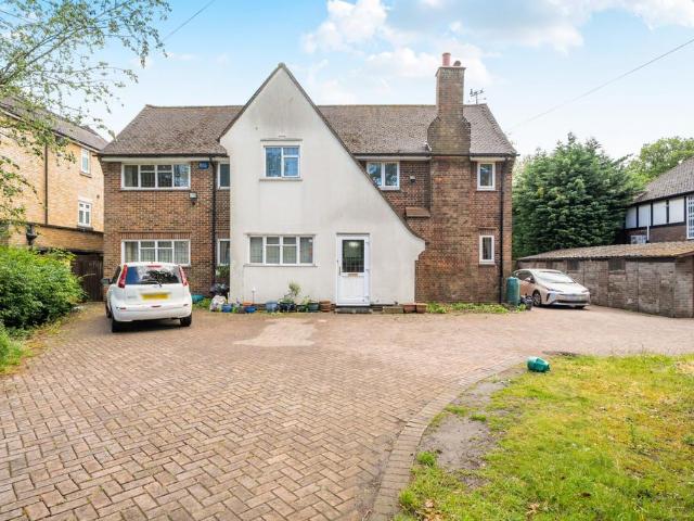 House for sale in Northwood, Greater London