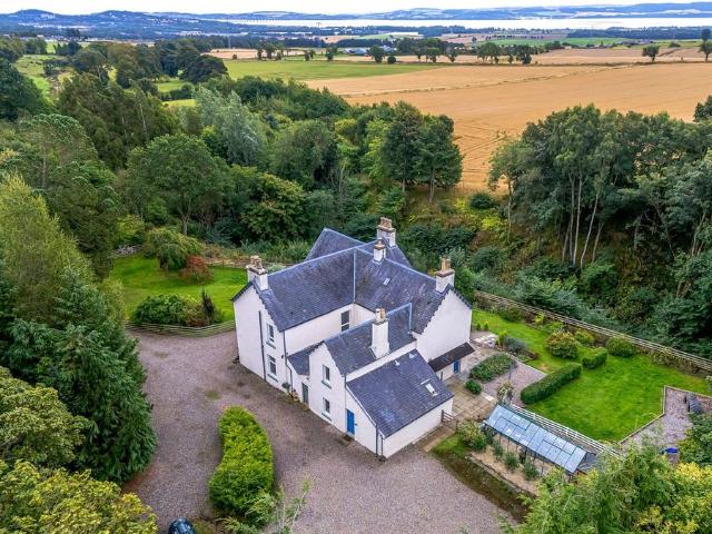 House for sale in Fowlis, Scotland