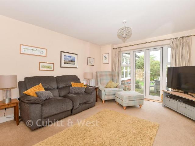 House for sale in Burstow, Hillview