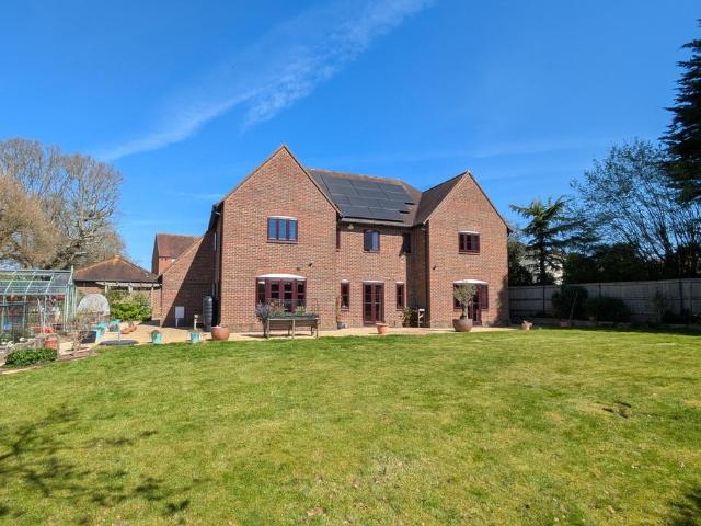 House for sale in Horsham, West Sussex