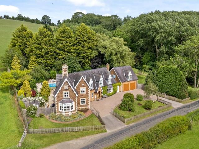 House for sale in Stanford On Avon, Leicestershire
