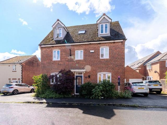 House for sale in Bromsberrow Heath, Gloucestershire