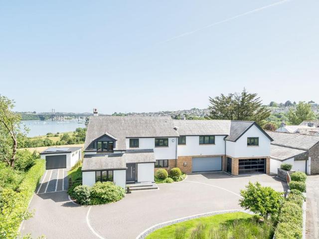 House for sale in Saltash, Cornwall