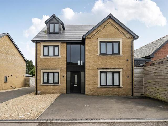 House for sale in Waunarlwydd, Wales