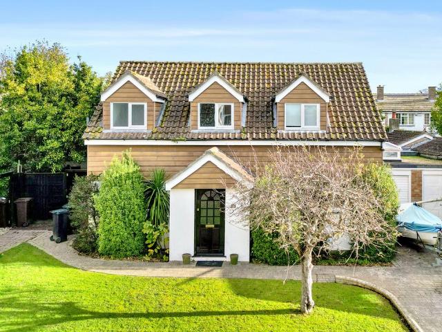 House for sale in Littlecote, West Sussex