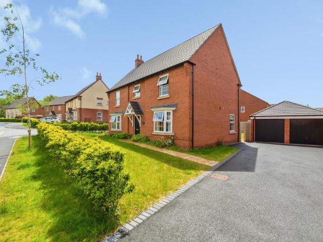 House for sale in Hugglescote, Leicestershire