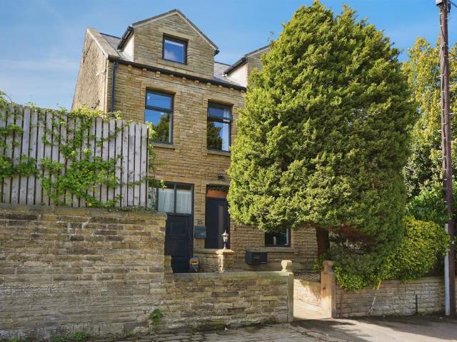 House for sale in Beaumont Park, Armitage Bridge