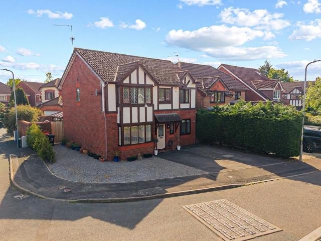 House for sale in Marshfield, Wales