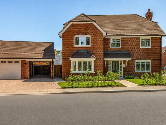 House for sale in Swallowfield