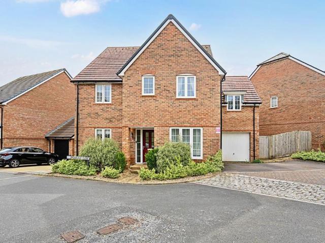 House for sale in Hounsome Fields, Priest Down