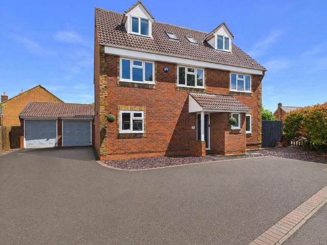 House for sale in Hucclecote Green, Gloucester