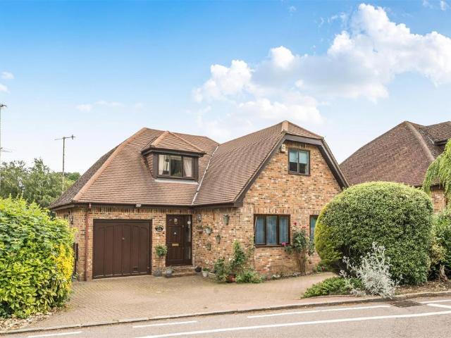 House for sale in Pouchen End, Hertfordshire
