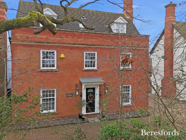 House for sale in Chipping Hill, Essex