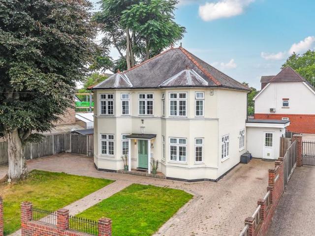 House for sale in Farnborough, Hampshire