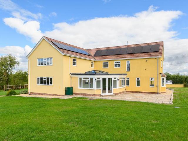 House for sale in Berhill, Ashcott