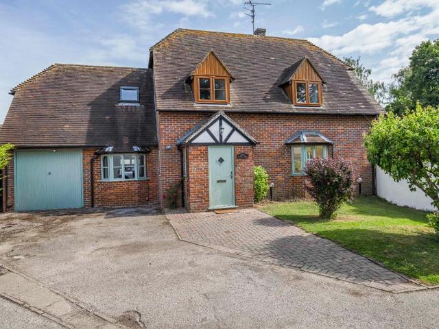 House for sale in Chearsley, Buckinghamshire