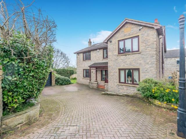 House for sale in Broad Folds, Clayton