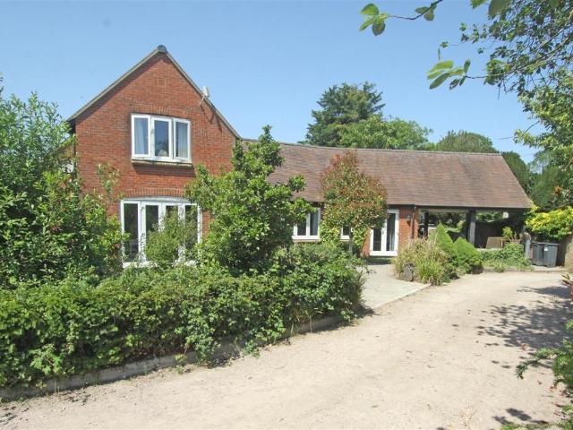 House for sale in Holdenhurst, Bournemouth