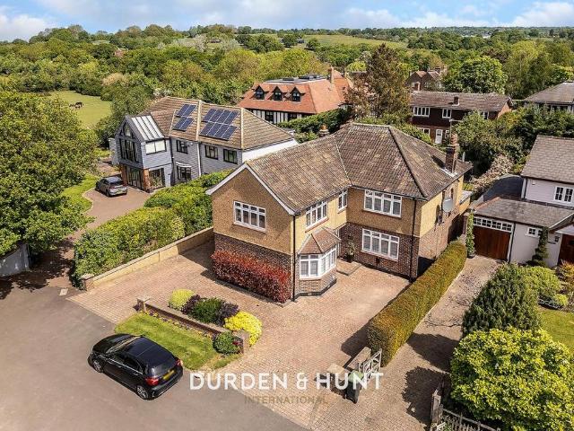 House for sale in Sewardstonebury, Epping