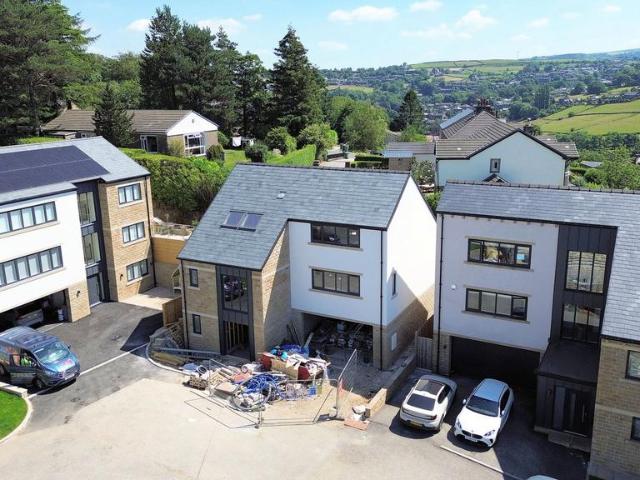 House for sale in Holme Valley, Upperthong