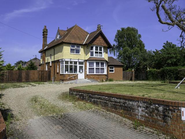 House for sale in Walton, Eastbridge