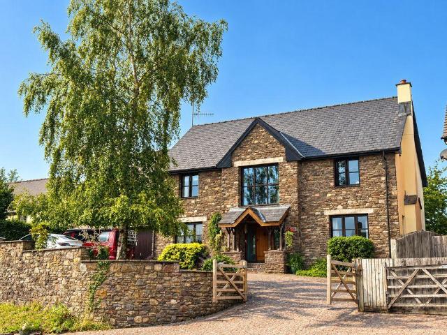 House for sale in Crucorney, Llanvihangel Crucorney