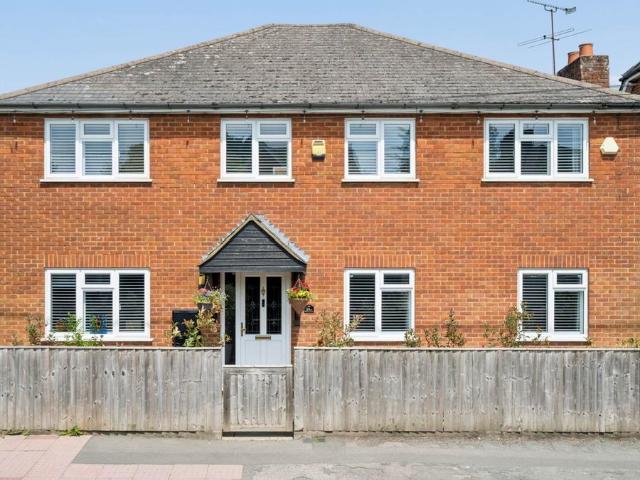 House for sale in Aston Clinton, Buckinghamshire