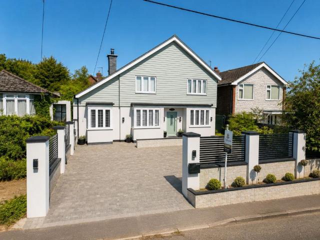 House for sale in Chearsley, Buckinghamshire