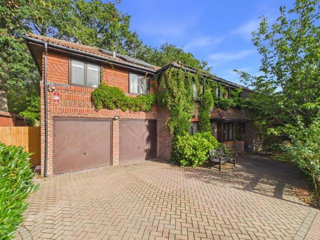 House for sale in Warfield, Newell Green