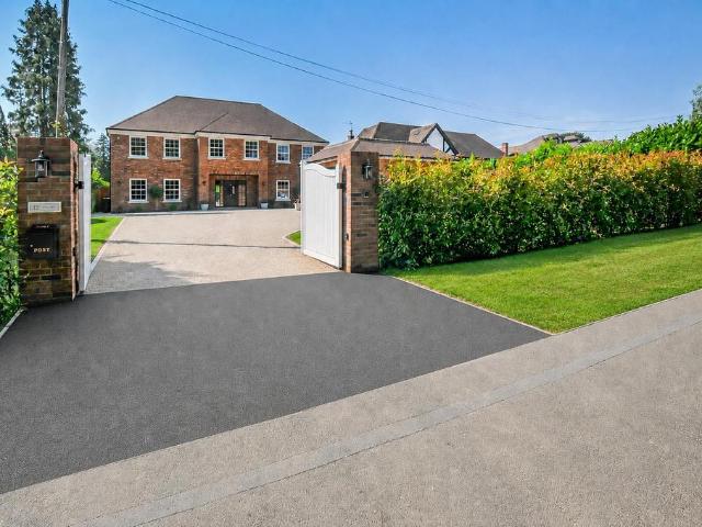 House for sale in Gerrards Cross, Tatling End