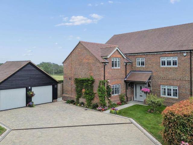 House for sale in Pouchen End, Hertfordshire