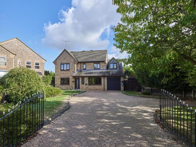 House for sale in Rushden, North Northamptonshire