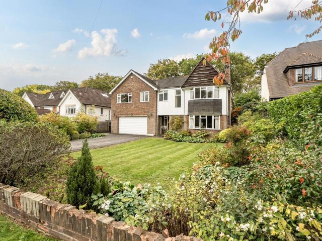 House for sale in Gerrards Cross, Tatling End