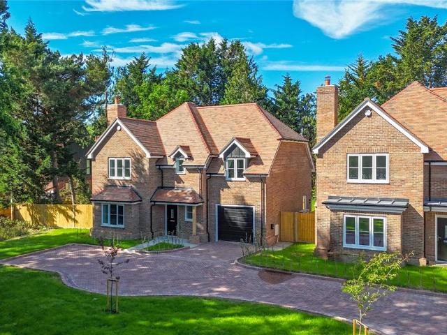 House for sale in Hart, Hampshire