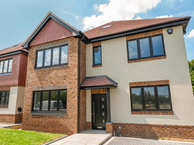 House for sale in Hayes, Greater London