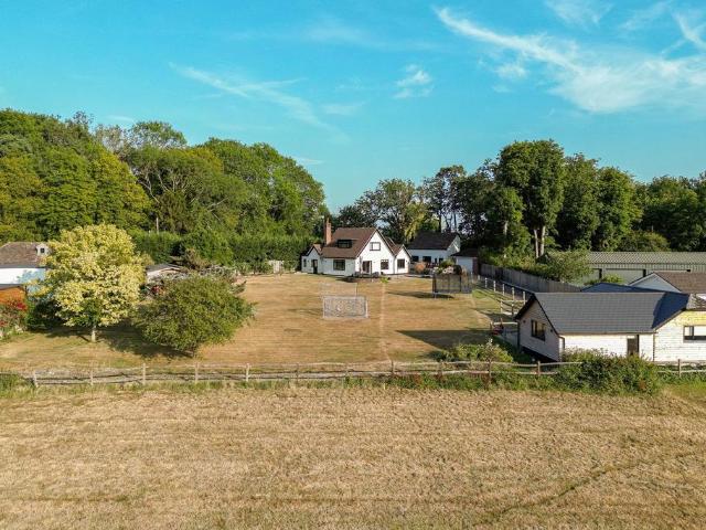 House for sale in Hillview, Surrey