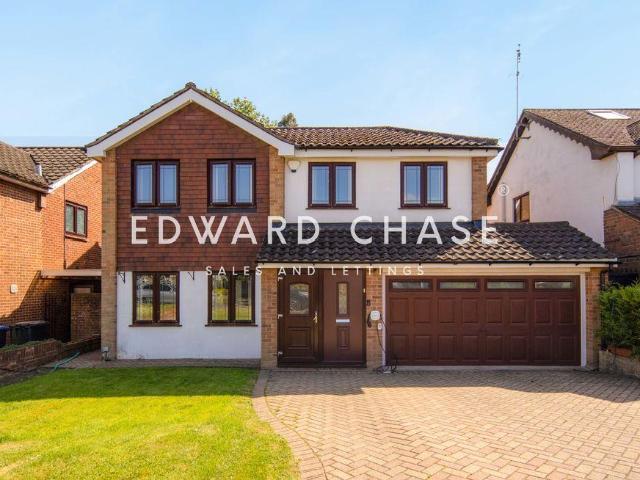 House for sale in Chigwell, Epping