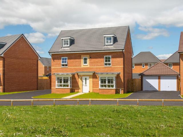 House for sale in Overstone, Moulton