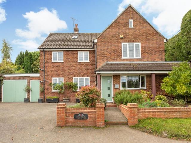 House for sale in Oversland, Oad Street